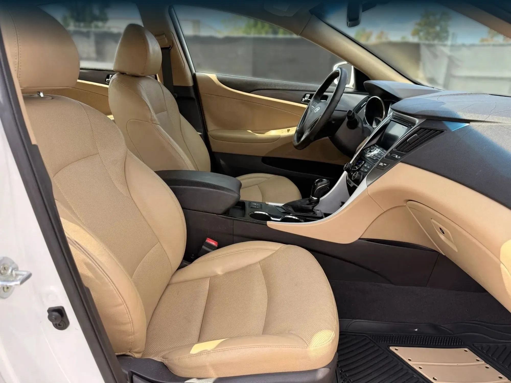 Used 2015 Hyundai Sonata Limited w/ Option Group 02 FWD image 18