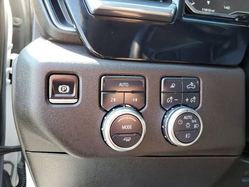 Used 2025 GMC Sierra 1500 SLT image 31