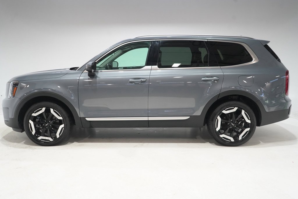 Used 2025 Kia Telluride S AWD/4WD image 4