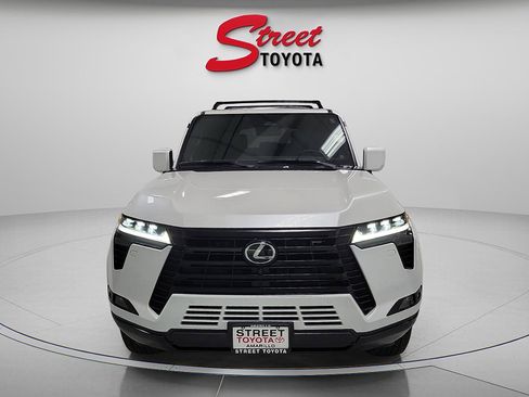 Used 2025 Lexus GX 550 w/ Accessory Package (2T) image 6