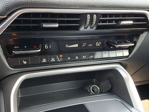 Used 2025 MAZDA CX-90 3.3 Turbo w/ Preferred Package AWD/4WD image 19