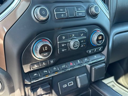 Used 2019 Chevrolet Silverado 1500 High Country w/ Technology Package AWD/4WD image 22