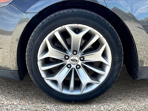 Used 2018 Ford Taurus Limited image 8
