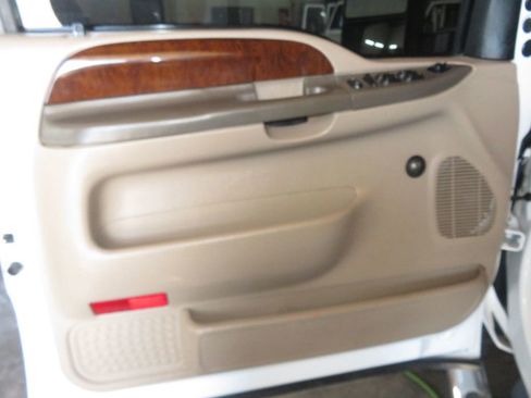 Used 2004 Ford F250 Lariat image 19