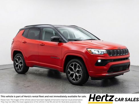 Used 2025 Jeep Compass Limited image 1
