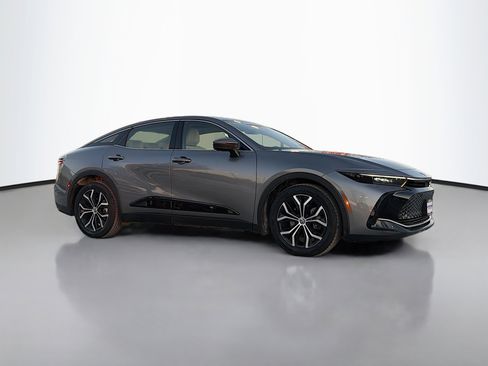 Used 2023 Toyota Crown image 1