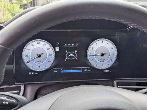 Used 2025 Hyundai Elantra SEL FWD image 19