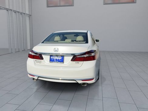 Used 2017 Honda Accord EX-L image 7