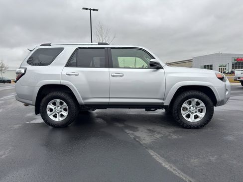 Used 2022 Toyota 4Runner SR5 image 2