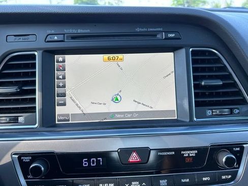 Used 2016 Hyundai Sonata Limited w/ Option Group 05 FWD image 18
