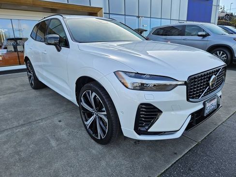 Certified 2023 Volvo XC60 T8 Ultimate w/ Climate Package AWD/4WD image 3
