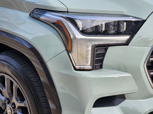 Used 2025 Toyota Sequoia Platinum image 7