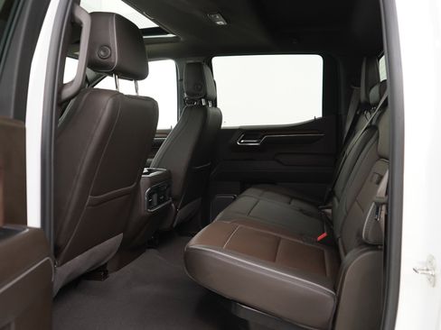 Used 2024 GMC Sierra 1500 Denali w/ Technology Package AWD/4WD image 19