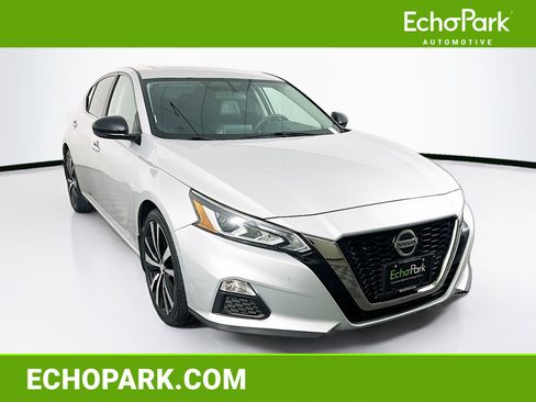 Used 2019 Nissan Altima 2.5 SR w/ SR Premium Package image 1