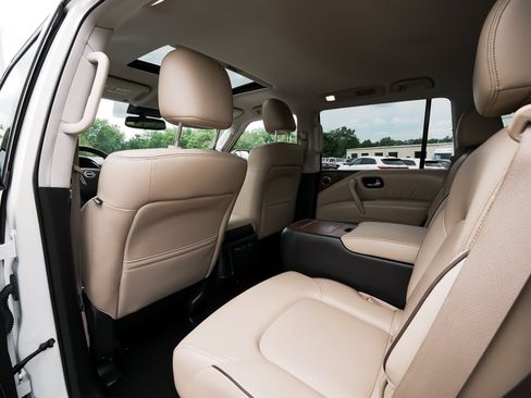 Used 2023 Nissan Armada SL w/ Captain's Chairs Package AWD/4WD image 38