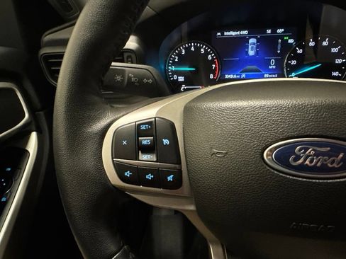 Used 2023 Ford Explorer XLT AWD/4WD image 26