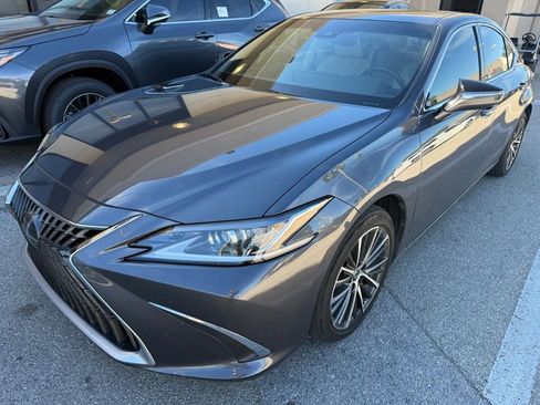 Used 2023 Lexus ES 300h w/ Premium Package image 8