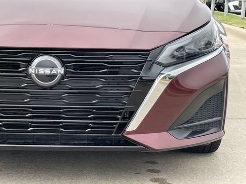 Used 2025 Nissan Altima 2.5 SV FWD image 7