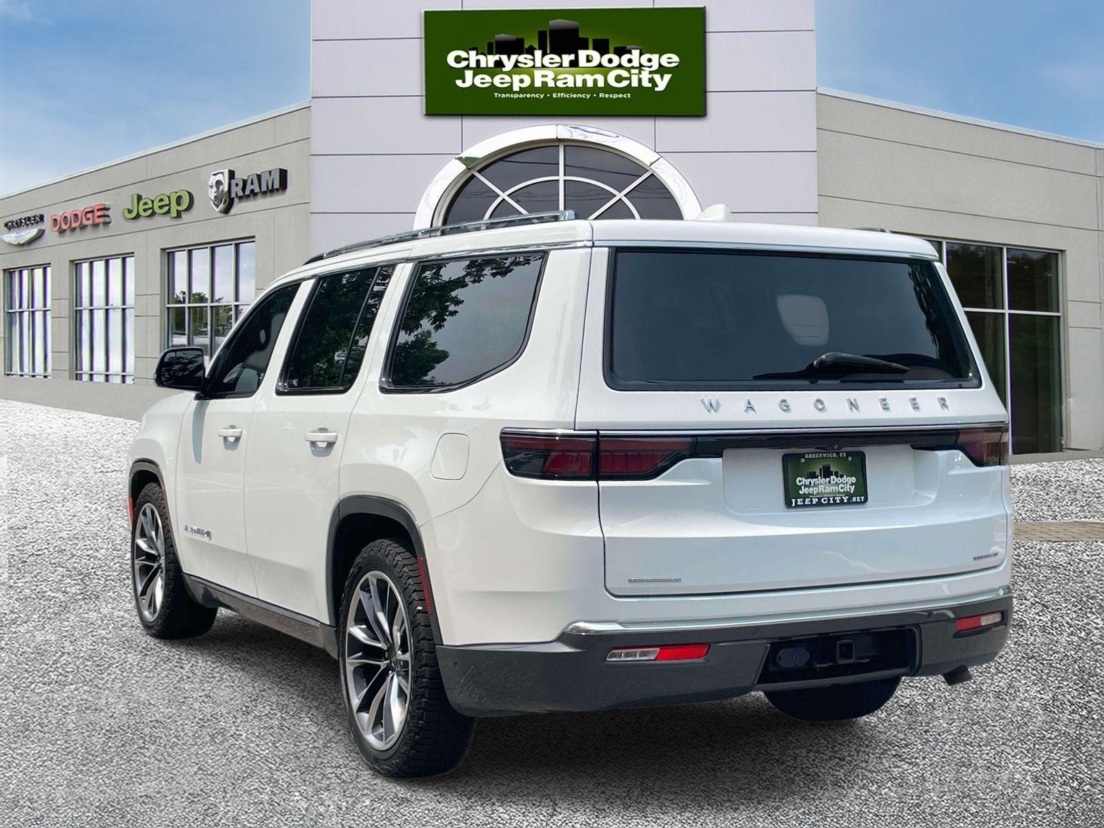 Used 2022 Jeep Wagoneer Series III w/ Premium Group I AWD/4WD image 8