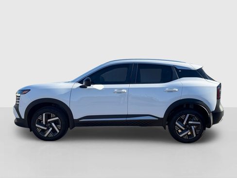 New 2026 Nissan Kicks SV FWD image 2