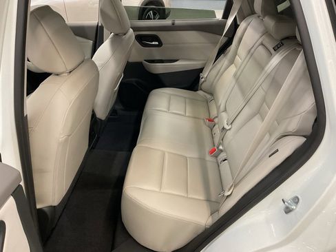 Used 2023 Nissan Rogue SL w/ SL Premium Package image 21