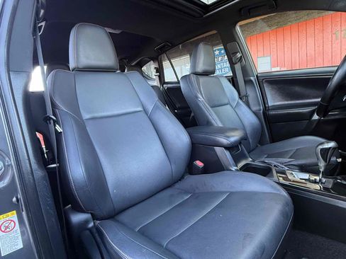 Used 2018 Toyota RAV4 SE w/ All Weather Liner Package FWD image 11