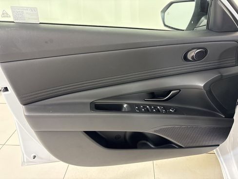 New 2025 Hyundai Elantra SEL FWD image 16