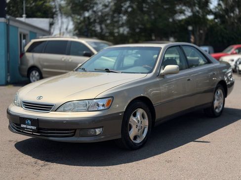 Used 2000 Lexus ES 330 FWD image 4