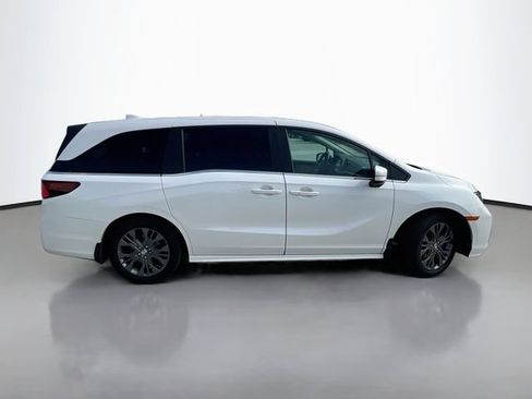 Used 2025 Honda Odyssey Touring image 9