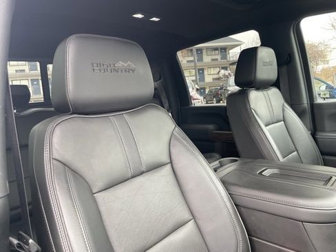 Used 2022 Chevrolet Silverado 2500 High Country w/ Technology Package image 27