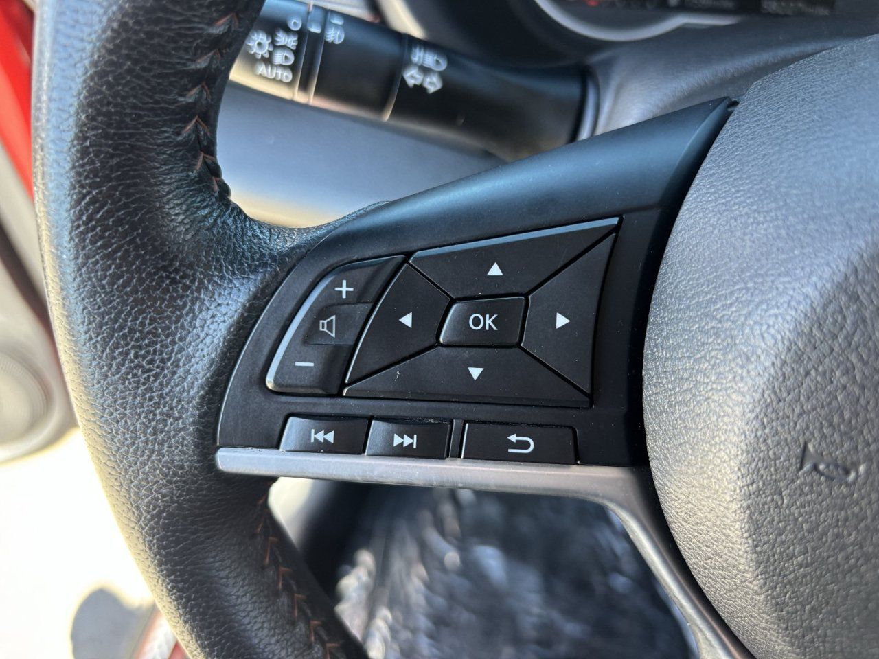 Used 2020 Nissan Kicks SR FWD image 26