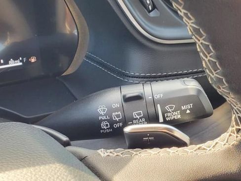 Used 2025 Jeep Grand Cherokee L Limited AWD/4WD image 18