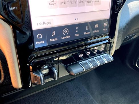 Used 2024 RAM 2500 Laramie image 33