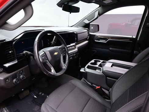 Used 2022 Chevrolet Silverado 1500 LT RWD image 8
