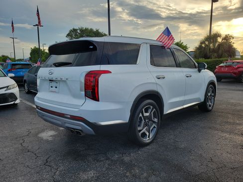 Used 2024 Hyundai Palisade Limited FWD image 12