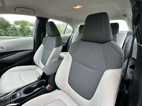 Used 2021 Toyota Corolla LE FWD image 13