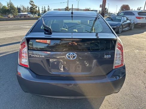 Used 2014 Toyota Prius Two image 4