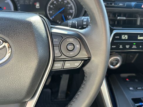 Certified 2023 Toyota Venza XLE AWD/4WD image 20
