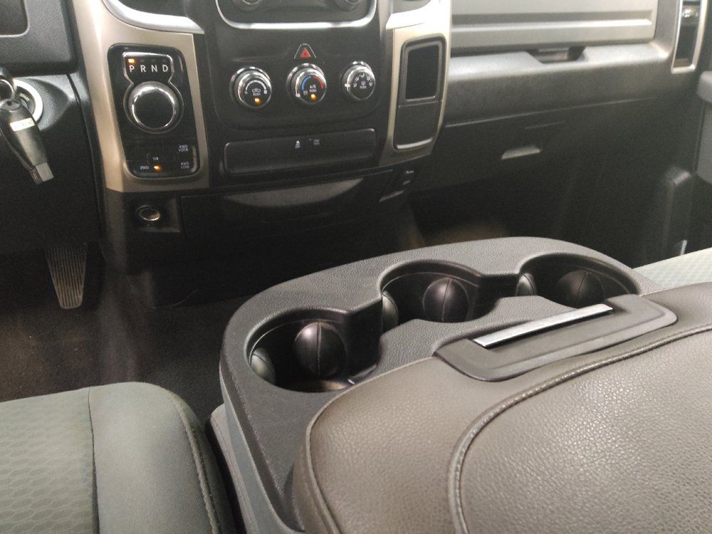 Used 2017 RAM 1500 Classic SLT AWD/4WD image 26