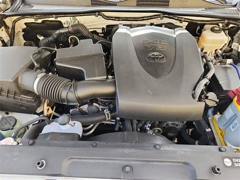 Used 2019 Toyota Tacoma TRD Off-Road image 27