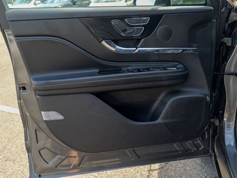 Used 2023 Lincoln Corsair AWD image 16