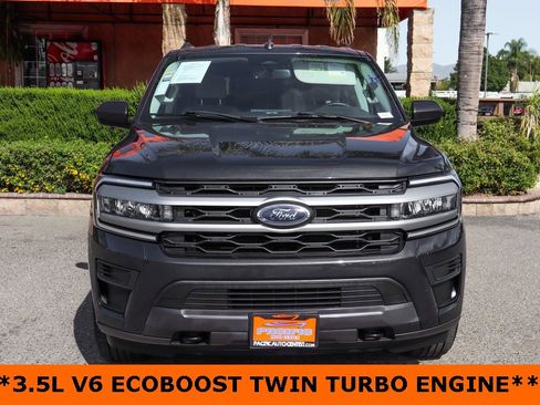Used 2022 Ford Expedition XLT image 3