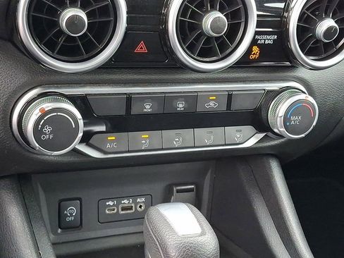 Used 2024 Nissan Sentra SV FWD image 15