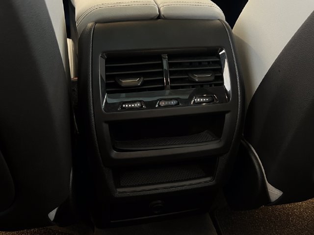 Used 2023 BMW X5 xDrive45e AWD/4WD image 31