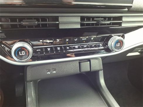 Certified 2024 Honda Prologue EX image 14