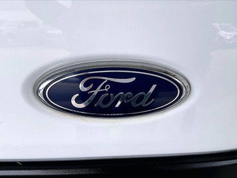 Used 2019 Ford Transit 150 XL RWD image 7