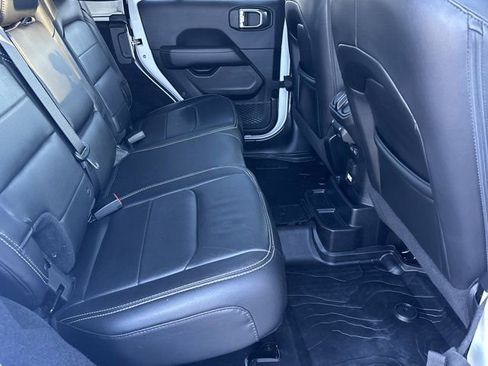 Used 2018 Jeep Wrangler Unlimited Sahara image 20