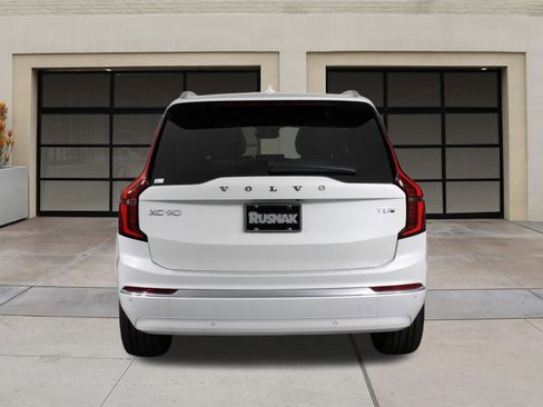 New 2026 Volvo XC90 T8 Plus w/ Protection Package Premier image 4