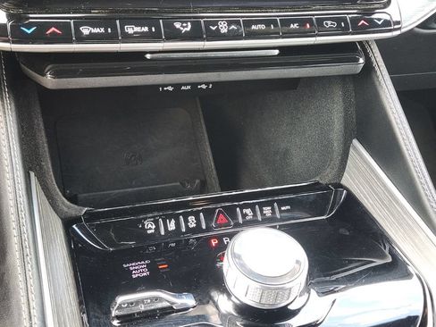 Used 2024 Jeep Wagoneer Series II w/ Flexible Seating Group AWD/4WD image 20