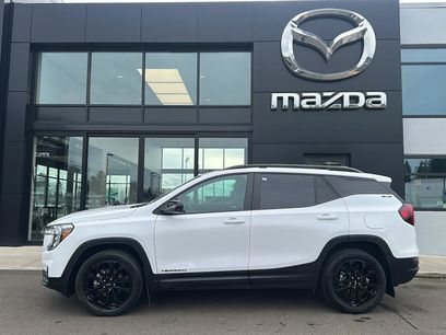 Used 2022 GMC Terrain SLE w/ Driver Convenience Package